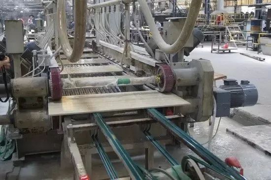 陶瓷廠異味大、被投訴，潔匠現(xiàn)場抽取廢氣做檢測、研制有效除臭劑！.jpg