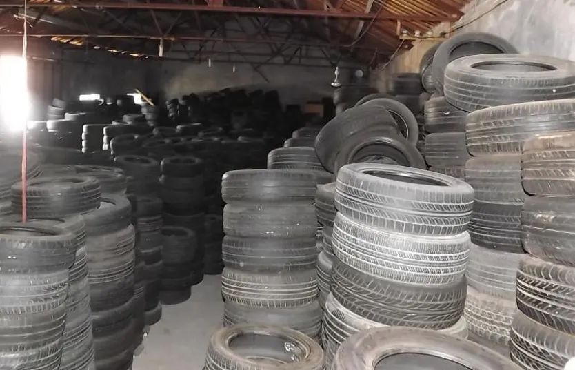 潔匠凈化·的凈工業(yè)除臭劑_廢舊輪胎煉油廢氣污染，車間惡臭問題可利用潔匠凈化除臭劑解決